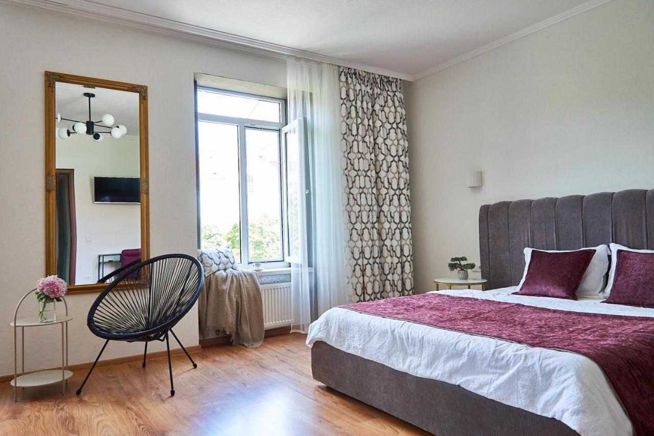 Best Apartments On Kyryla & Mefodia Mukacheve Exterior foto