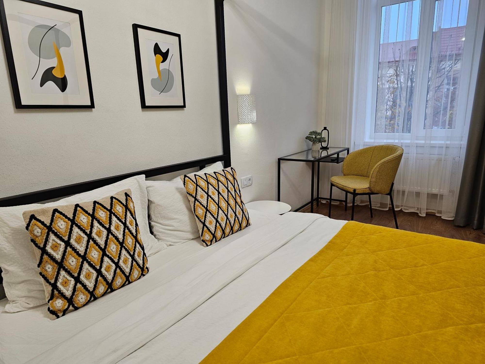 Best Apartments On Kyryla & Mefodia Mukacheve Exterior foto